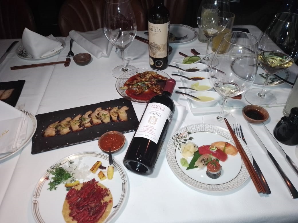 El chef Carlos Bautista diseñó el menú y la sommelier de Grupo Bornos, Astrid Pérez, guió el maridaje. (Selene González)