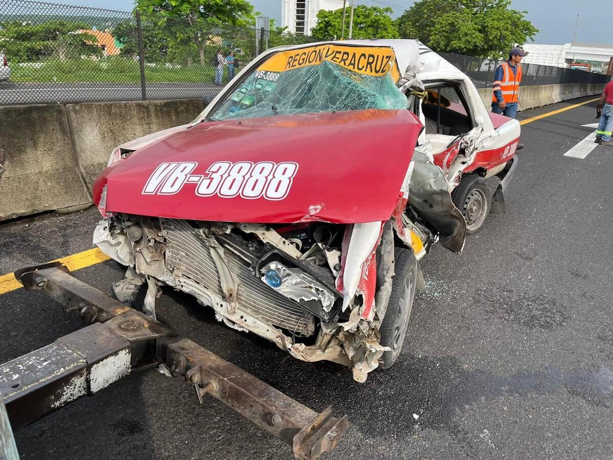 Taxista pregúntame ebrio choca con tráiler en Veracruz / Especial