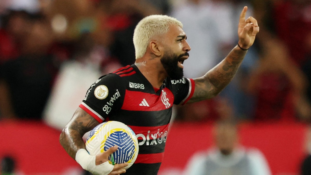 Flamengo remonta partido con insólito penalti (Reuters)