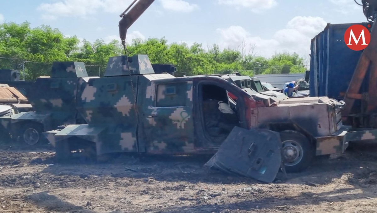 Destruyen 50 camiones "monstruos" en Tamaulipas.
