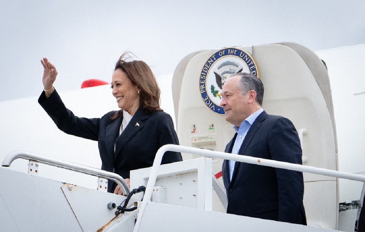 Kamala Harris y su esposo Douglas Emhoff (AFP)