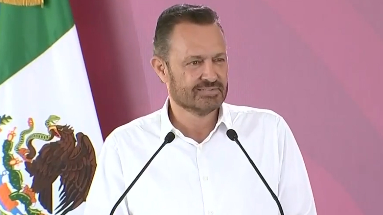 Mauricio Kuri es abucheado durante evento en Querétaro: AMLO y Sheinbaum piden respeto