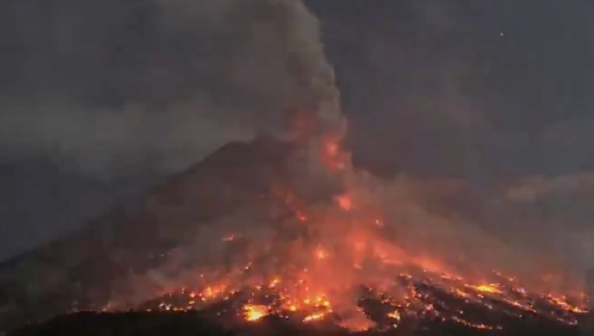 Volcán Merapi: Peligros y evacuaciones tras nueva actividad | Archivo