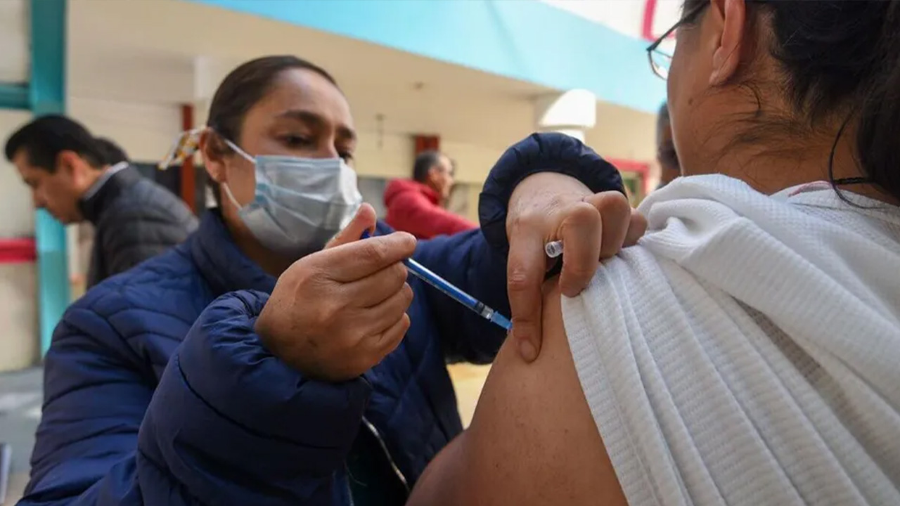 Especialistas advierten posible desabasto y venta ilegal de antivirales por covid-19