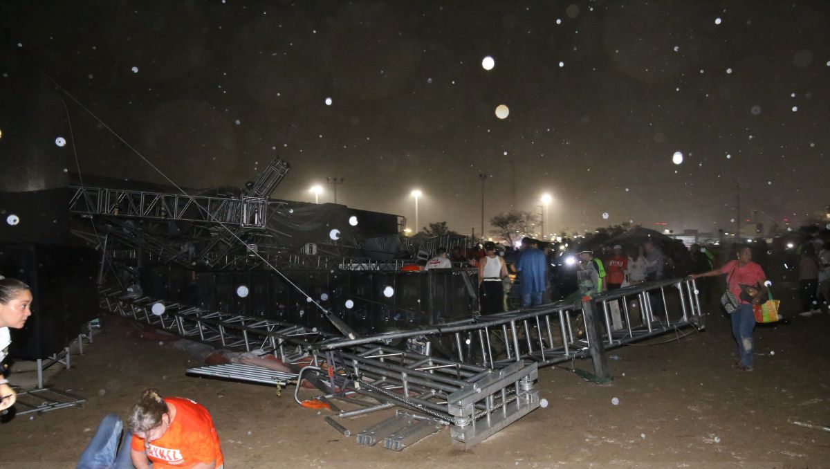 Caída de escenario en evento de MC | Raúl Palacios
