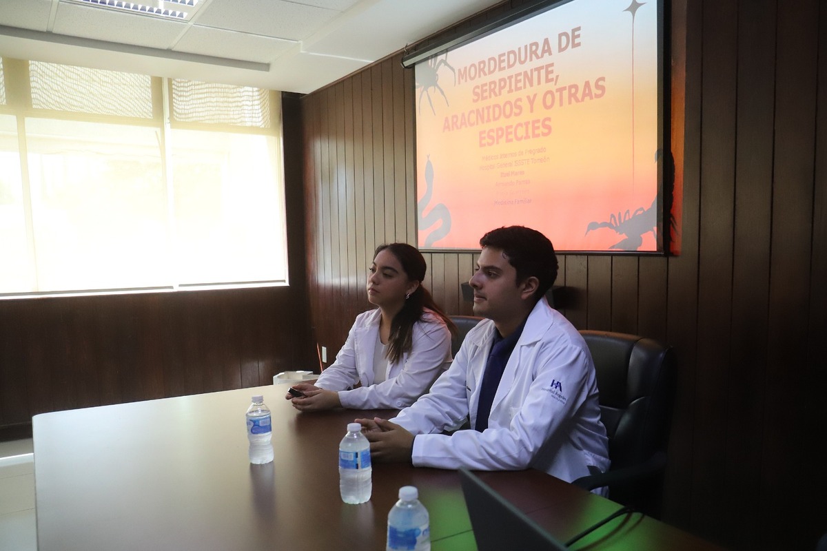 Conferencia sobre mordedura de serpiente. | Rolando Riestra