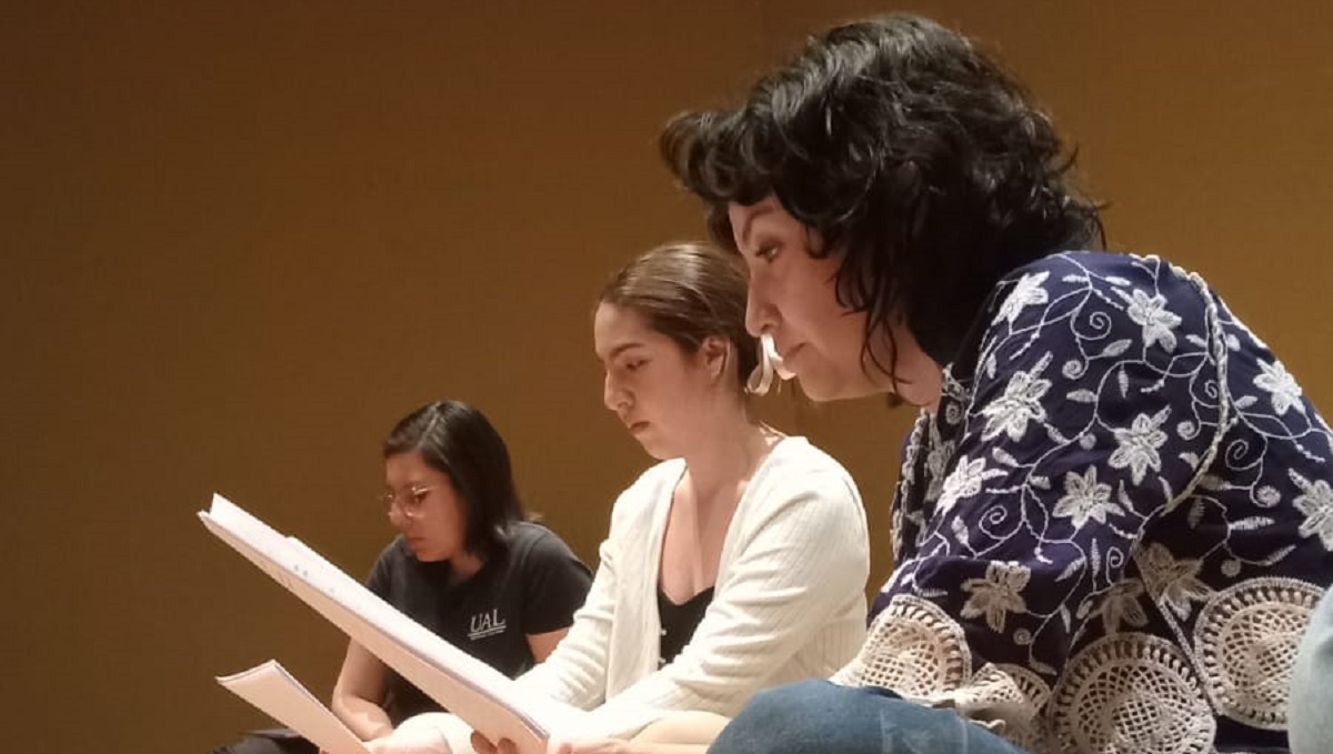 Los jóvenes  trabajan en su primer montaje profesional. (cortesía)
