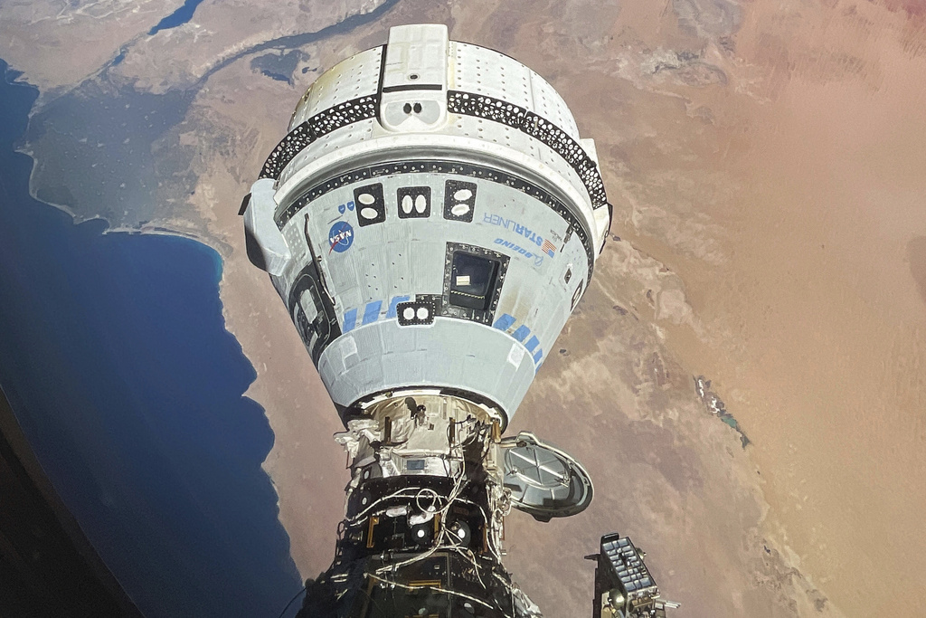 Nave espacial Starliner acoplada al módulo Harmony de la Estación Espacial Internacional. | AP