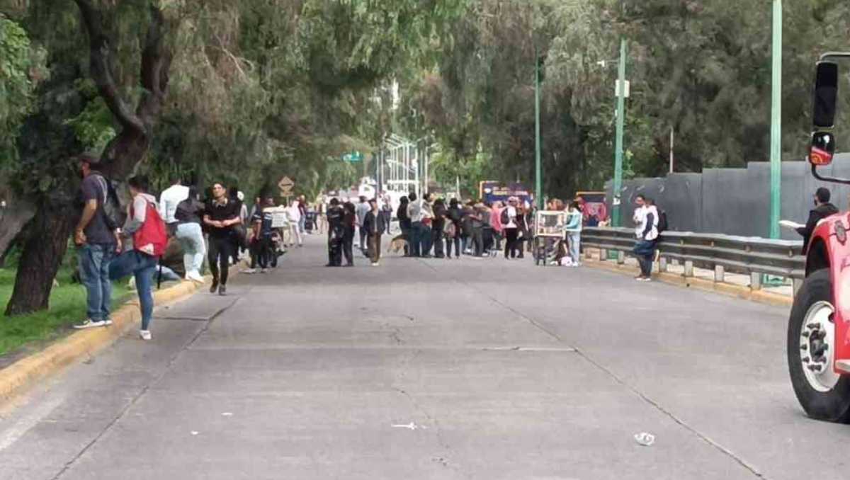 Personal de la Secretaría de Seguridad Ciudadana (SSC) realizó los cortes correspondientes a la circulación para evitar algún incidente. | Especial