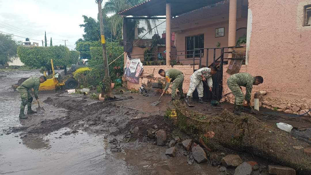 Desbordamiento del río Grande en Ecuandureo activa el Plan DN-III-E | Especial