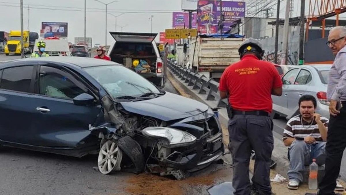 Regio aprueba prueba de manejo y al salir choca. | Especial