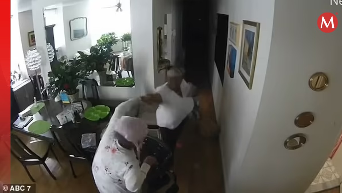 La agresión fue captada en video y la policía busca a la agresora. | Especial