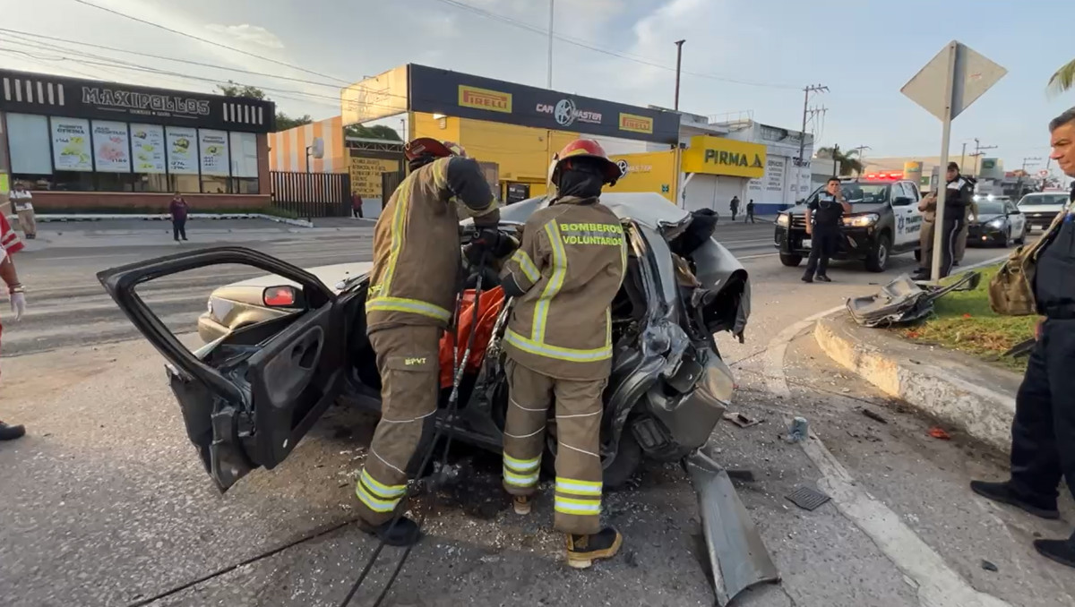 Accidente en la carretera Tampico- Mante. (Bomberos Voluntarios De Tamaulipas A.C.)