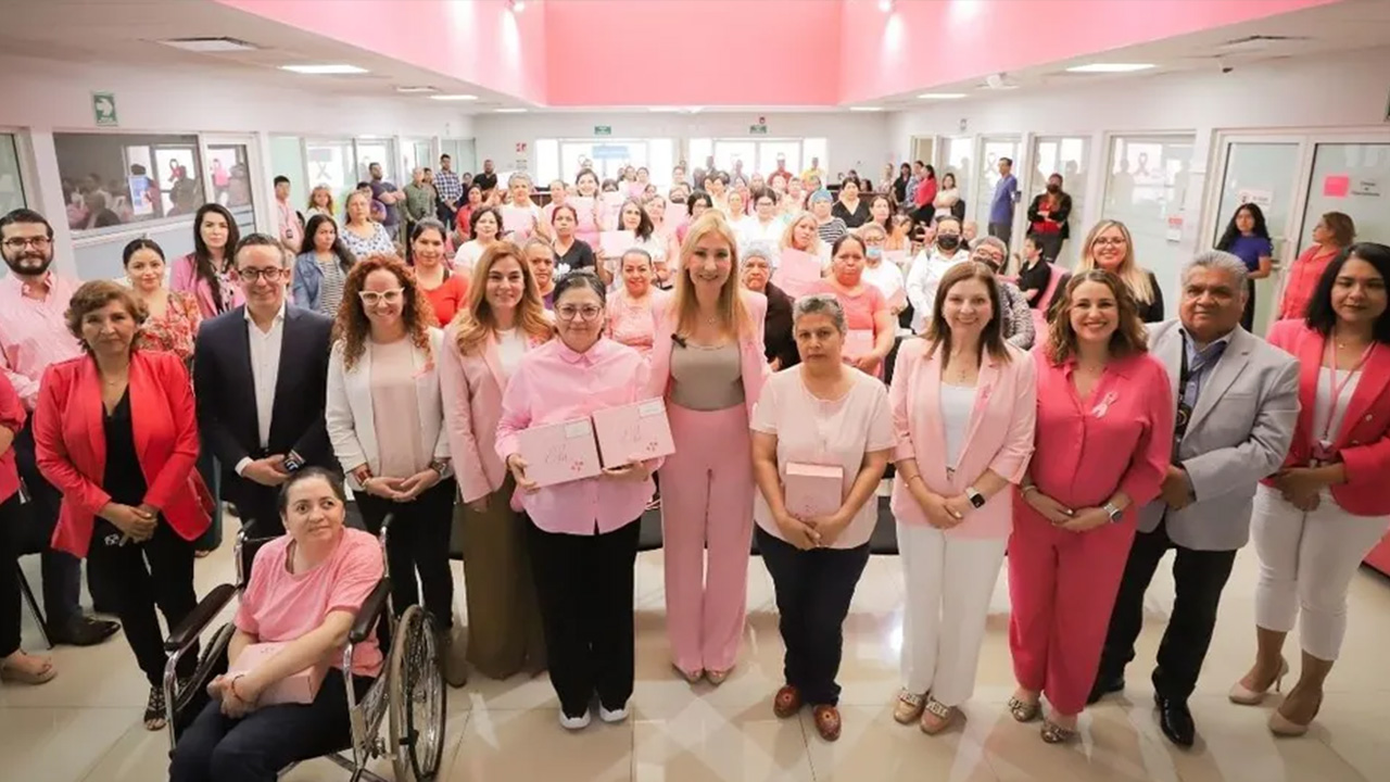 Gobierno de Nuevo León entrega prótesis a beneficiarias de programa contra el cáncer de mama