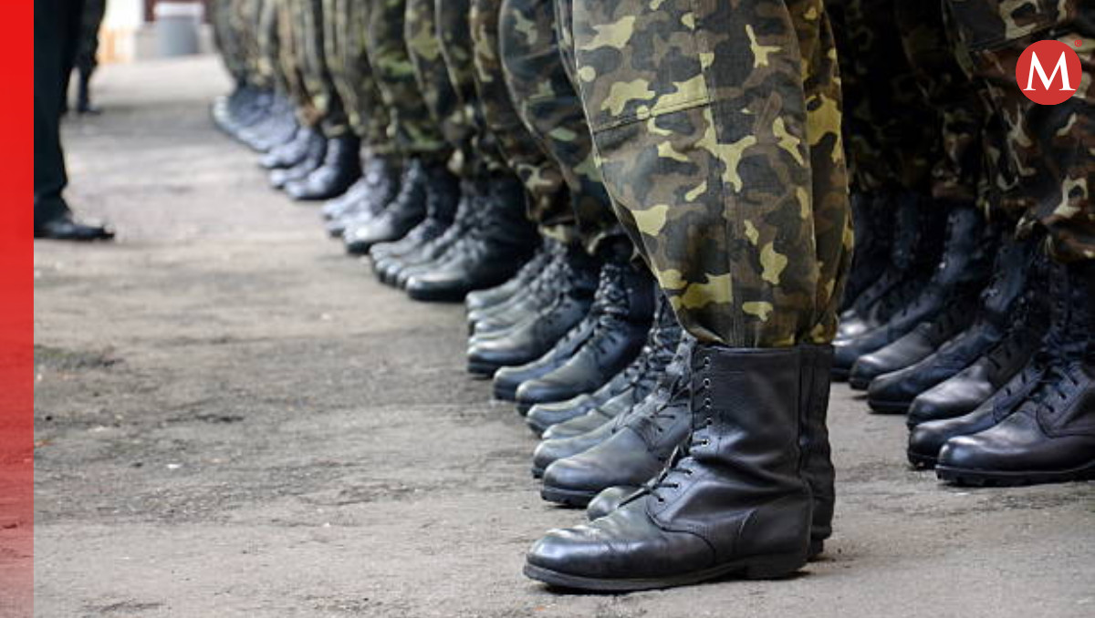 Aseguran casi 7 mil litros y 400 kilos de sustancias químicas para producir droga en Sinaloa