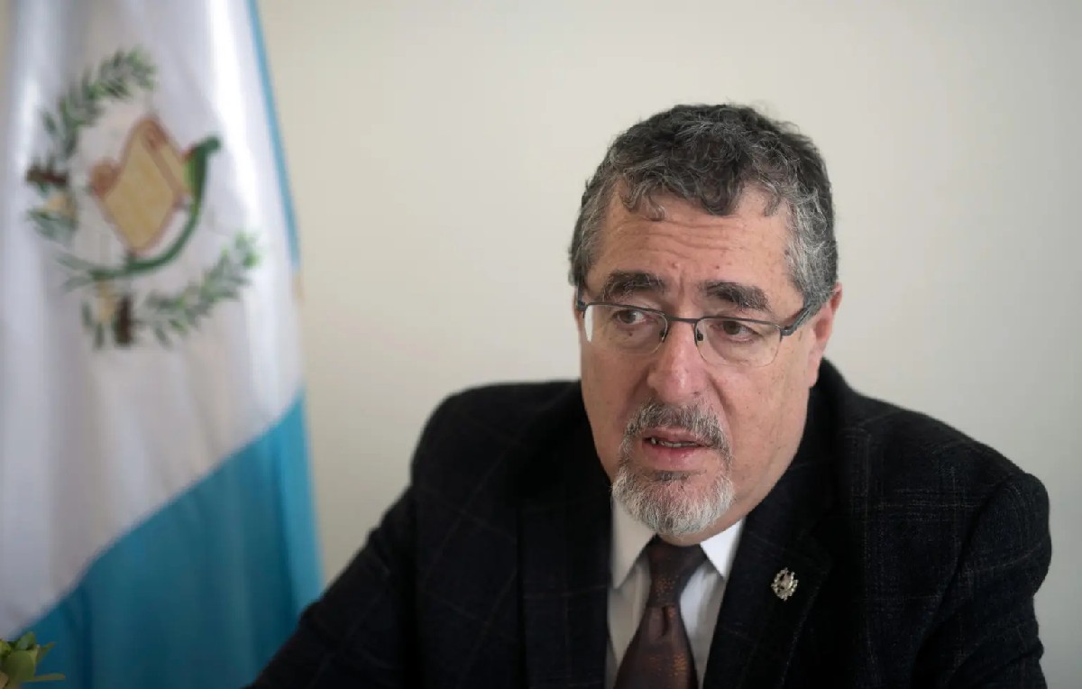 Bernardo Arévalo a sido perseguido desde antes de ganar la presidencia (EFE)