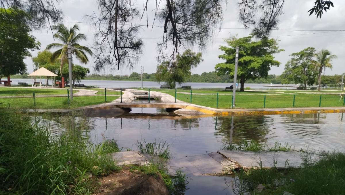 Se desborda laguna del Chairel. (Jesús Alberto García)
