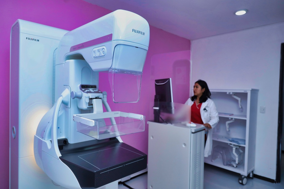 Dicho equipo permitirá incrementar la capacidad de atención al cáncer en un 150 por ciento.