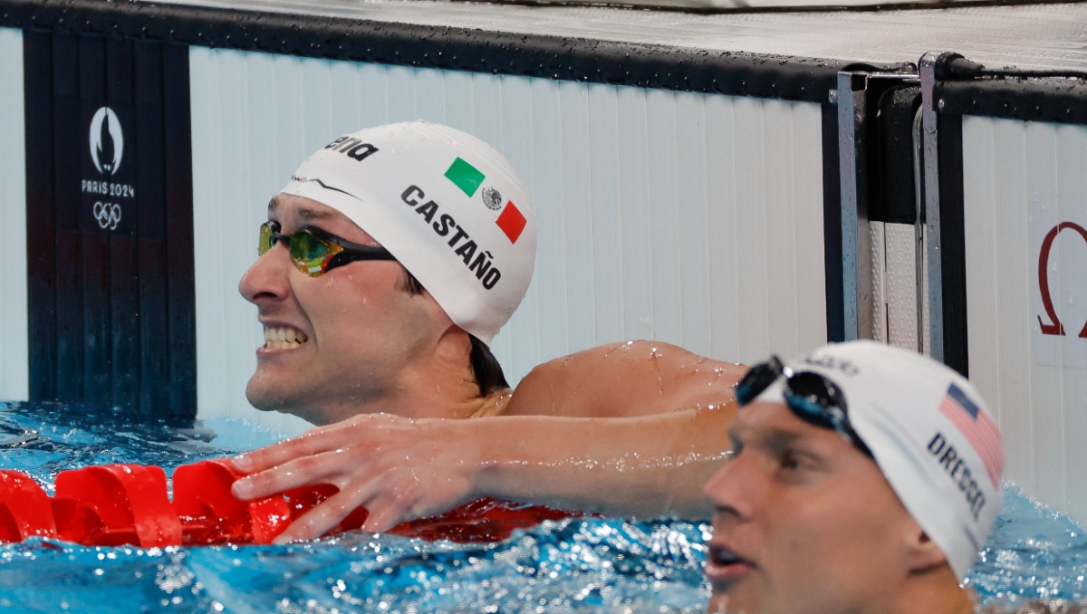 ¿Quién es Gabriel Castaño, el nadador mexicano que hizo historia en París 2024 al vencer a Caeleb Dressel? (EFE)