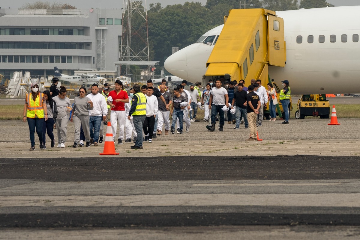 Mexicanos son deportados de EU en un promedio de cinco años.