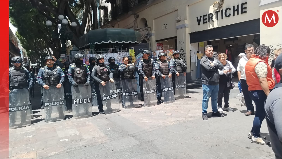 Ayuntamiento realiza operativo contra ambulantes en Puebla | Angélica Tenahua