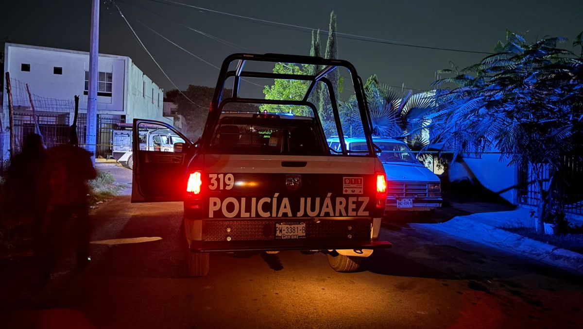 La Policía de Juárez acudió al sitio, donde resguardaron y acordonaron el área. Leyda Estrada