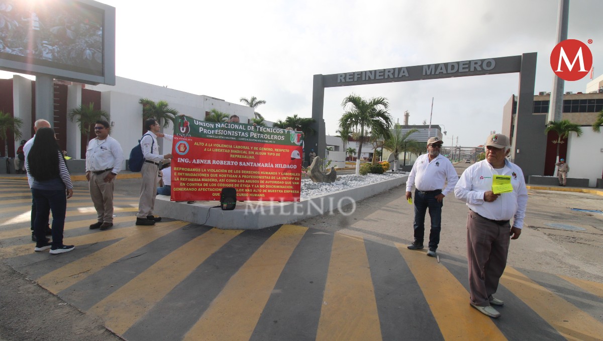 Unión de petroleros se manifiesta en refinería de Ciudad Madero. (Yazmín Sánchez)