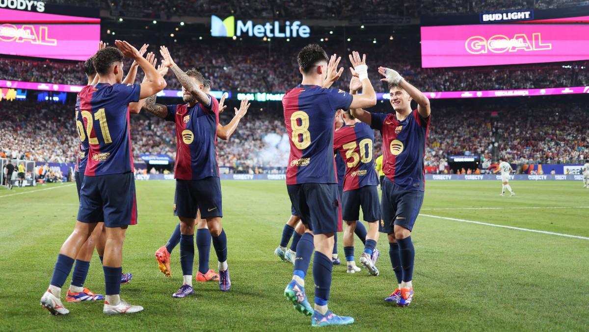 Barcelona se lleva el Clásico Español amistoso al derrotar a Real Madrid (Reuters)