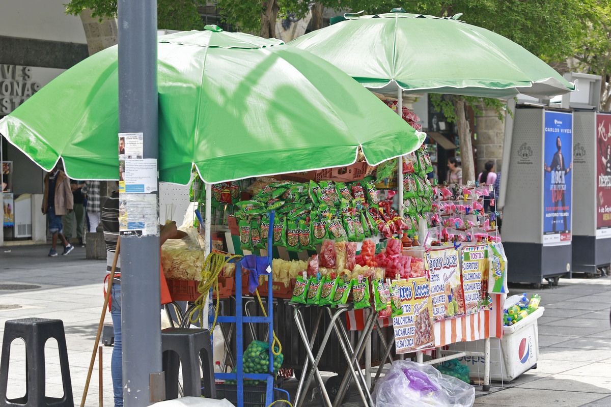 Comerciantes del centro de Guadalajara buscan ser regularizados (Fernando Carranza)
