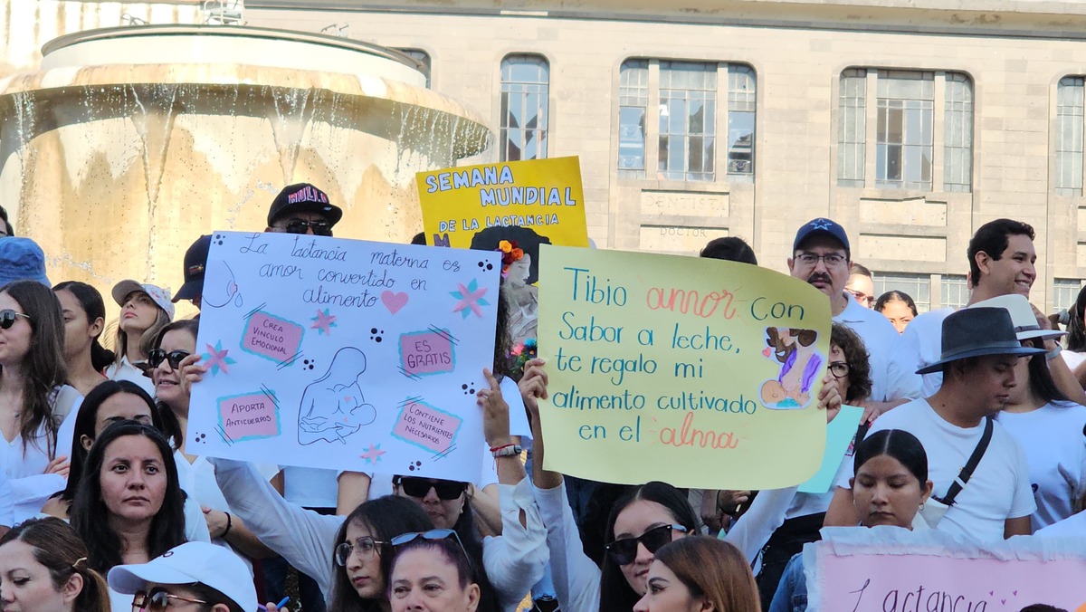 Marcha por la lactancia e Guadalajara. (Juan Carlos Munguía)