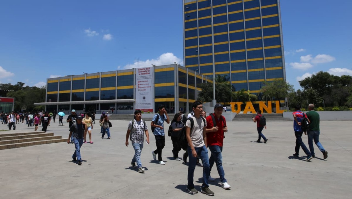 Regreso a clases en Ciudad Universitaria de la UANL | Luis Guerra