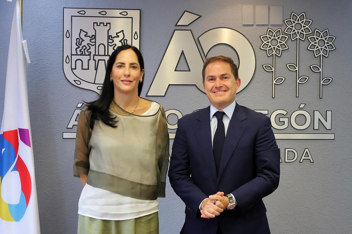 La alcaldesa de Álvaro Obregón y Javier López Casarín / Cortesía