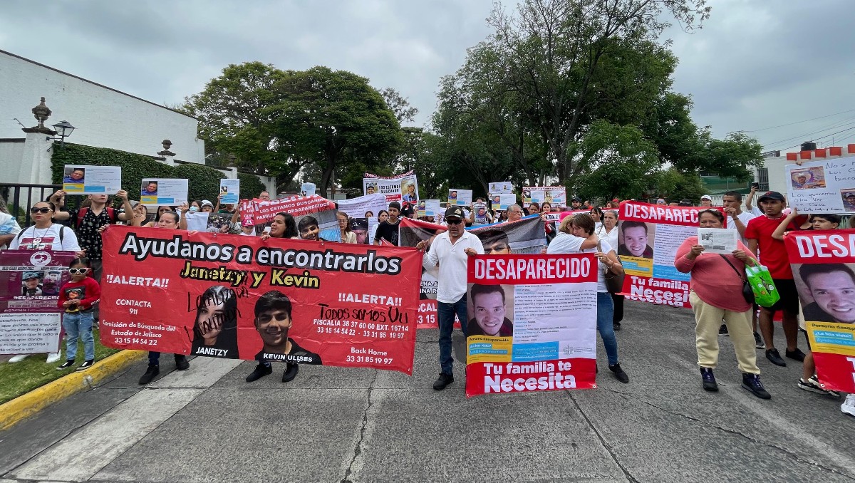 Familiares de personas desaparecidas protestaron en avenida Manuel Acuña junto a Casa Jalisco (Karla Victoria Rodríguez)