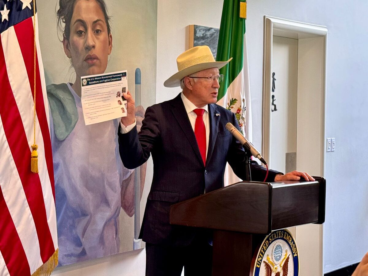 Ken Salazar habla sobre detención de Joaquín Guzmán López y 'El Mayo' Zambada. | Especial