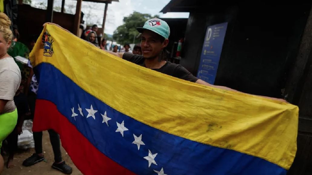 Oposición en Venezuela advierte a México una "ola migratoria" si Maduro se aferra al poder