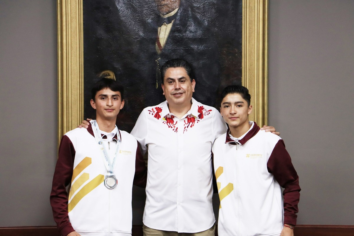 Amado Uriel Gayosso Mejía y Oscar Ubaldo Gayosso Mejía acudieron al Congreso. (Cortesía)