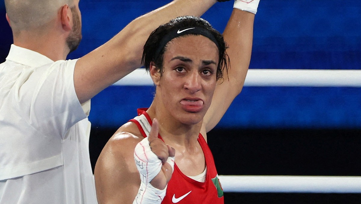 Campeona olímpica argelina de boxeo Khelif presenta denuncia en París por ciberacoso (Reuters)