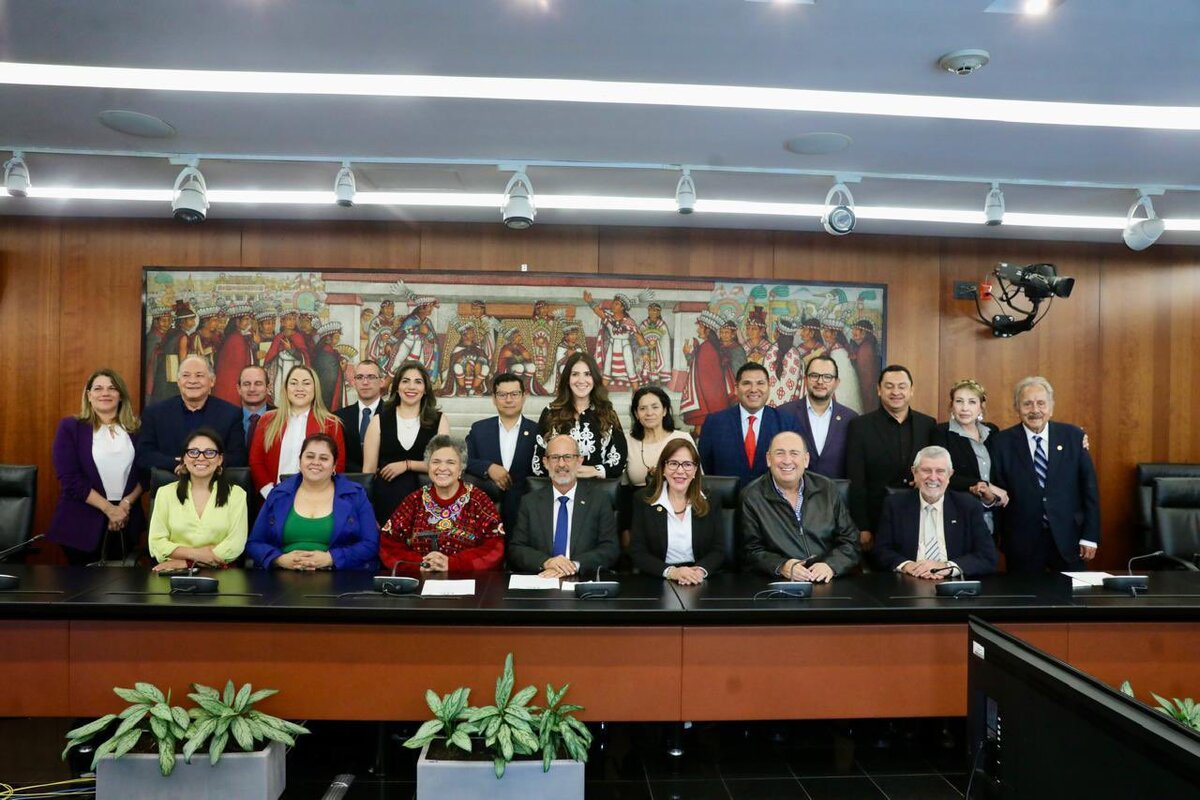 México y Cuba se reúnen para reforzar amistad entre países / @EmbaCuMex