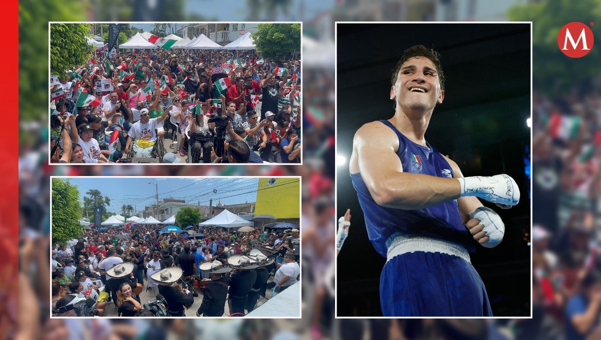 Vecinos de Marco Verde hicieron fiesta frente a la vivienda del medallista. (Foto: Especial)