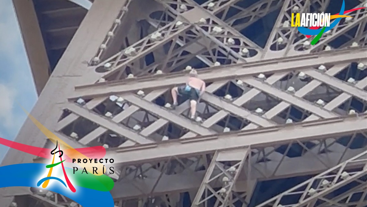Detienen a un hombre por escalar Torre Eiffel antes de clausura de París 2024 (Reuters)