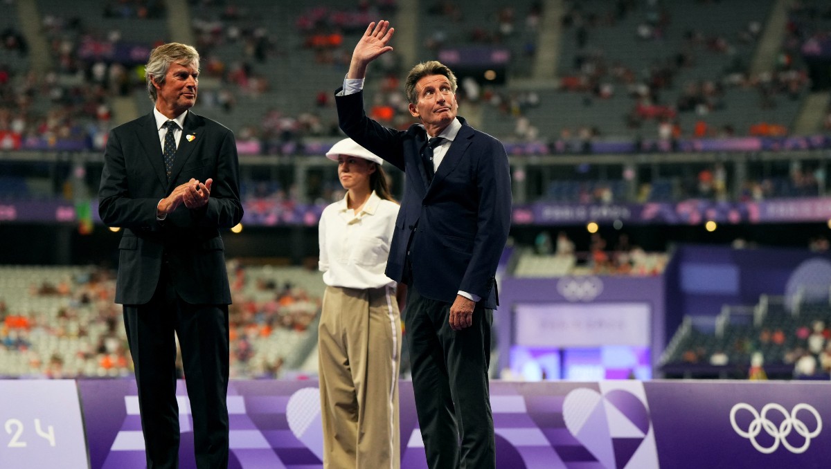 Sebastian Coe, presidente de World Athletics, pensará si dirigirá COI (Reuters)