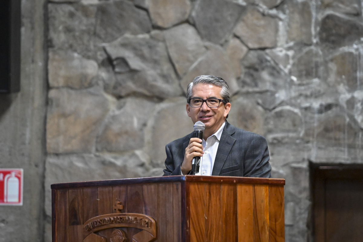 Alberto Castellanos Gutiérrez, rector del CUGDL. (Cortesía)