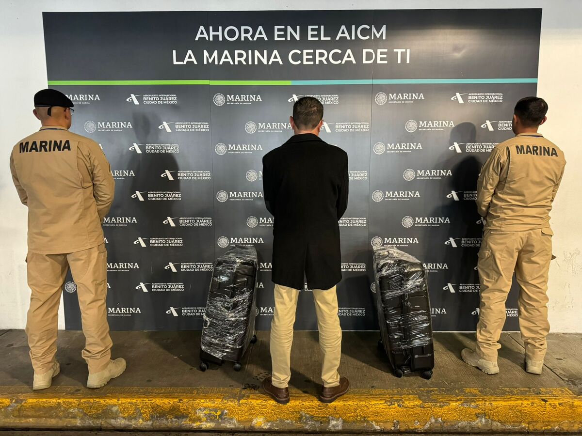 Aseguran droga en el AICM