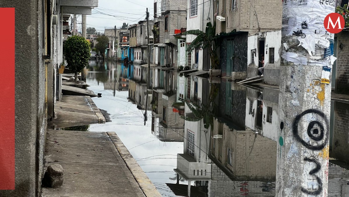 Encharcamientos en la colonia Culturas de México en Chalco. Foto: (Especial)