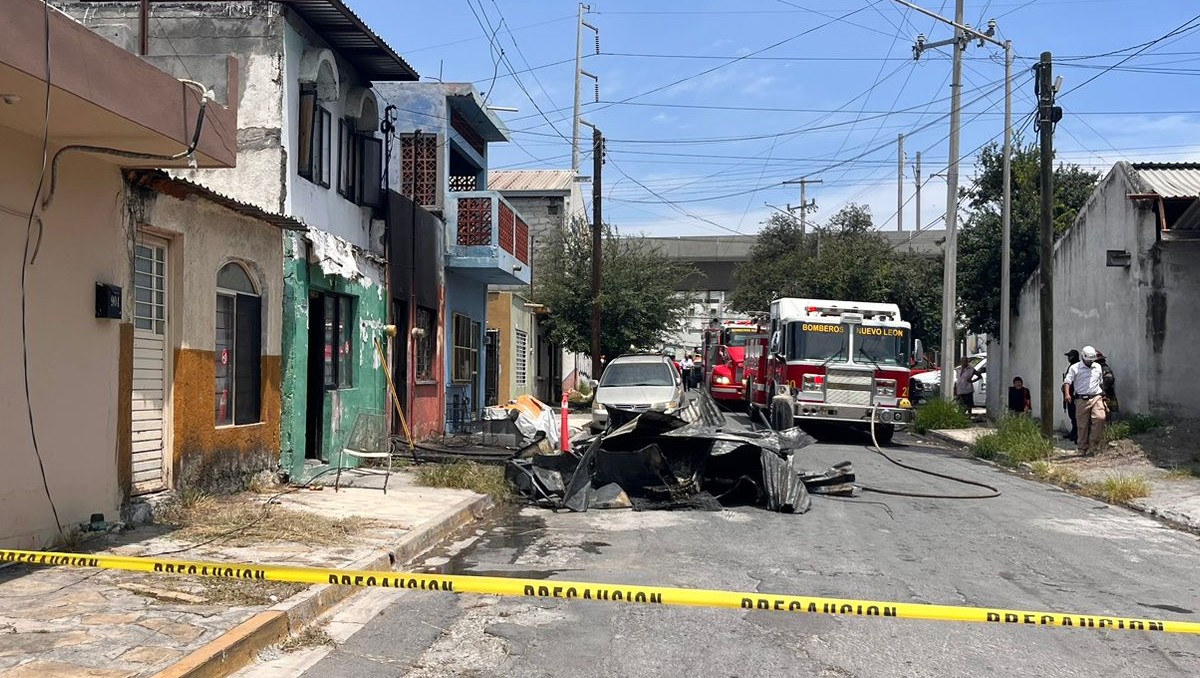 Incendio consume pertenencias de familia / Especial.