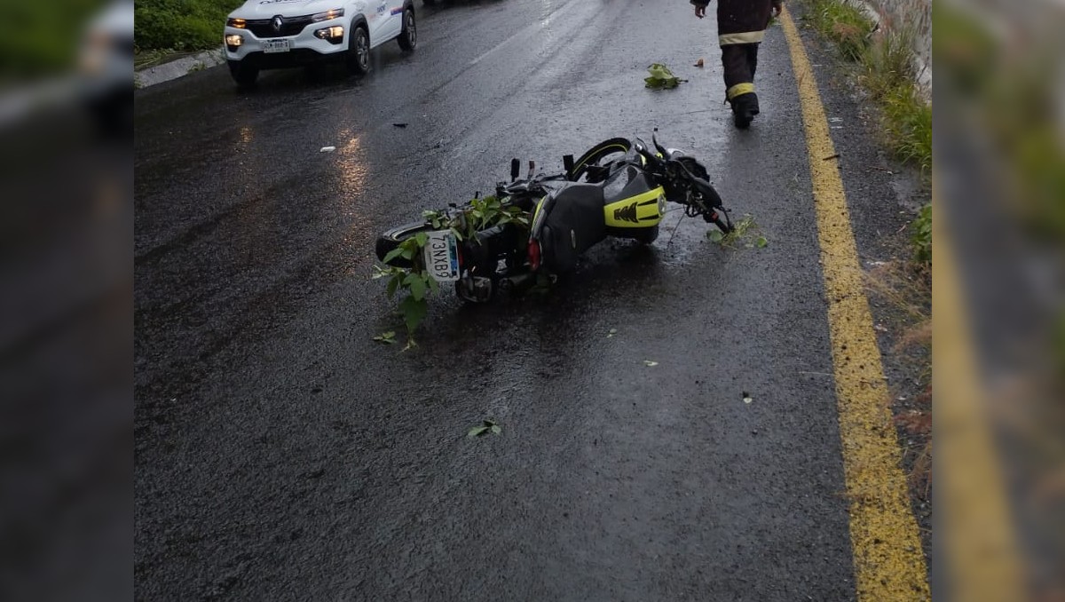 Autoridades atienden reporte de accidente sobre carretera en Chapala, Jalisco (Cortesía)