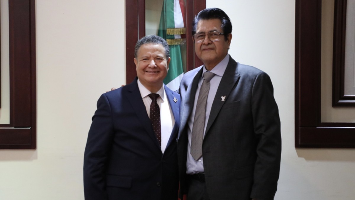 Julio Menchaca Salazar, gobernador de Hidalgo y Guillermo Olivares secretario de Gobierno