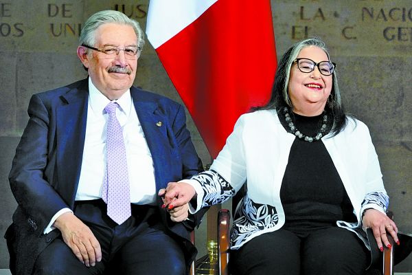 El ministro Luis María Aguilar y la presidenta de la Suprema Corte de Justicia en el presídium. CUARTOSCURO