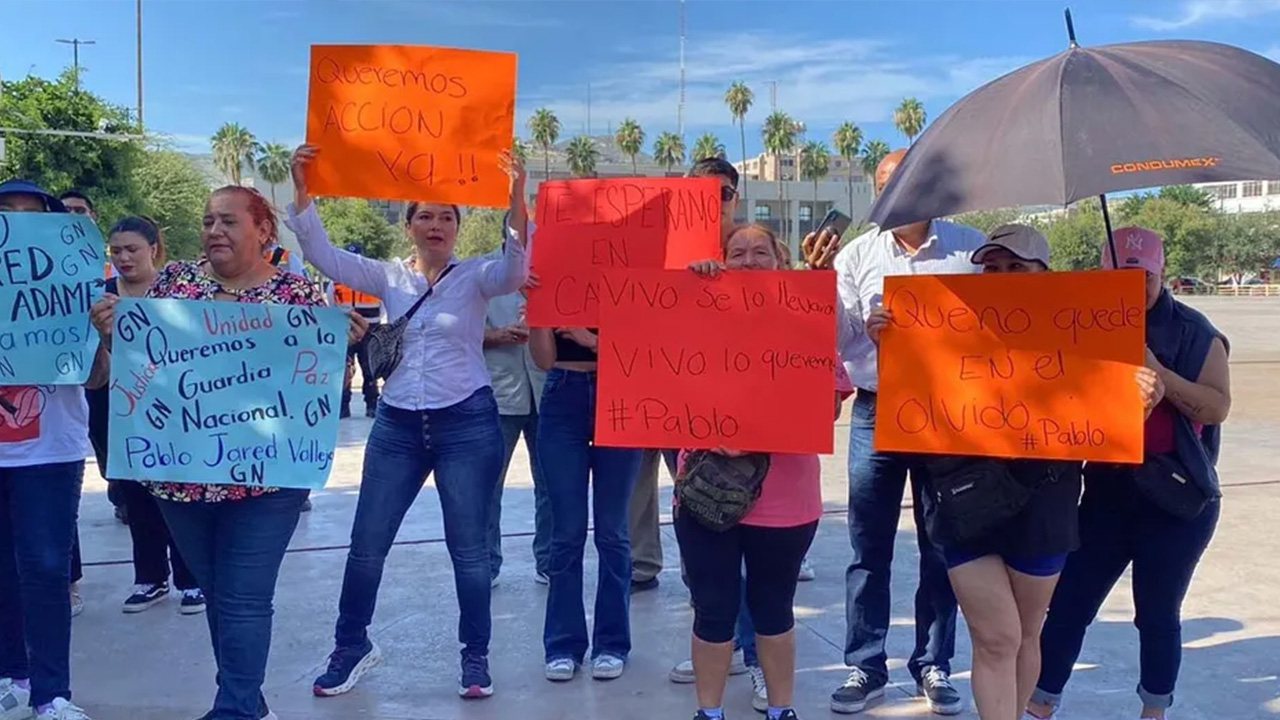 Protesta en Plaza Mayor de Torreón para exigir respuestas por la desaparición de Pablo Jared