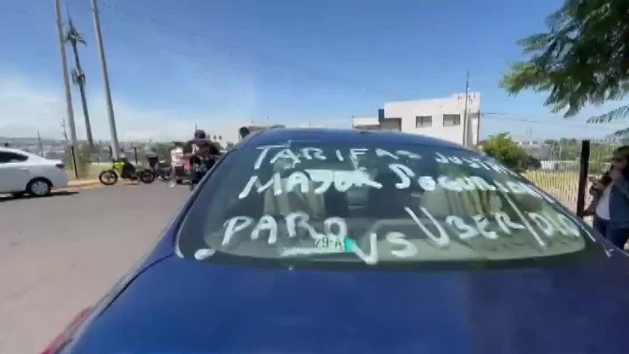 Conductores de aplicación protestan por inseguridad y tarifas insuficientes en Querétaro